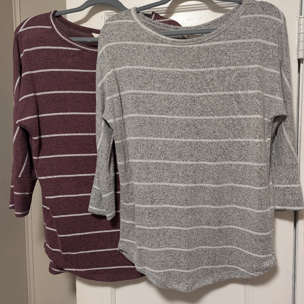 Lot of 2 lightweight sweaters 3/4 sleeve